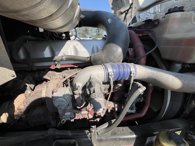 2012-mack-cxu613-t/a-truck-tractor-image-12
