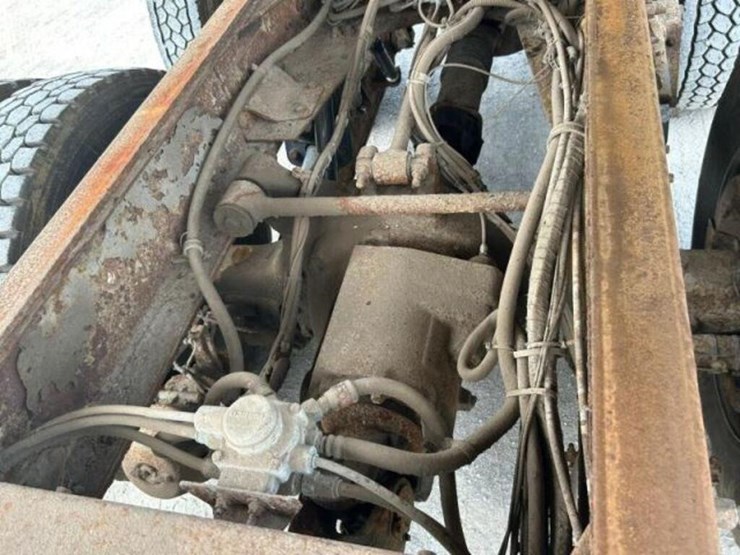 2005-volvo-tri/a-dump-truck-4v5k99gh55n391882-image-43