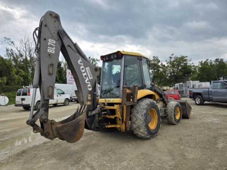 2009-volvo-bl70-image-5