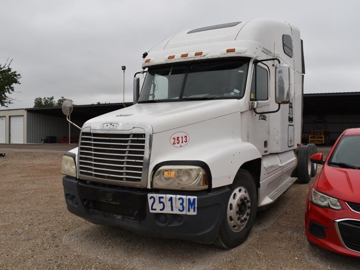 2006-freightliner-century-truck-(vin-#-1fujbbck36pu33831)-(showing-appx-62,-image-1