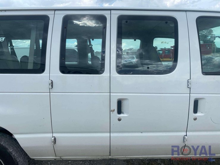 2006-ford-e350-image-25