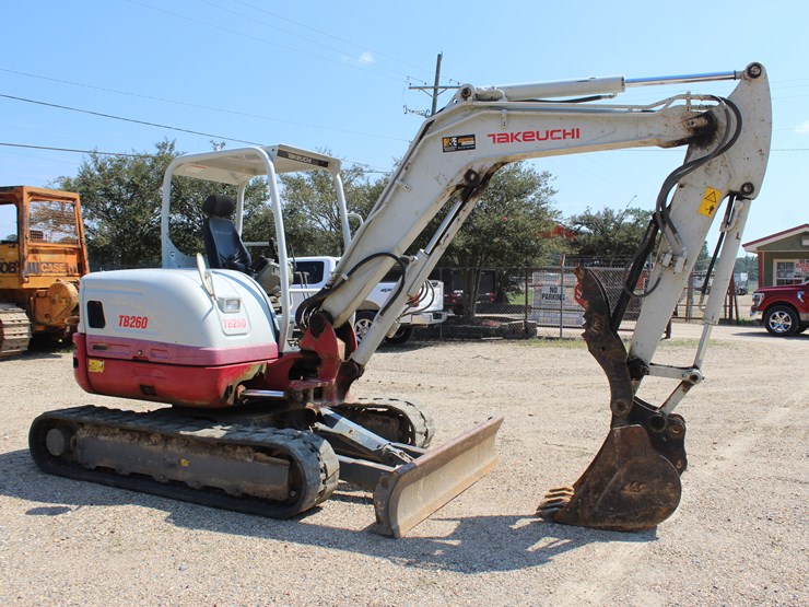 2018-takeuchi-tb260-image-3