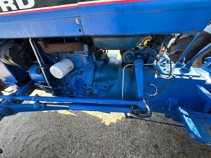 ford-2910-image-21
