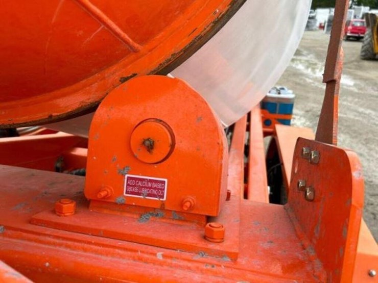 2024-1.5-cubic-meter-tow-behind-tri/a-concrete-fil-image-32