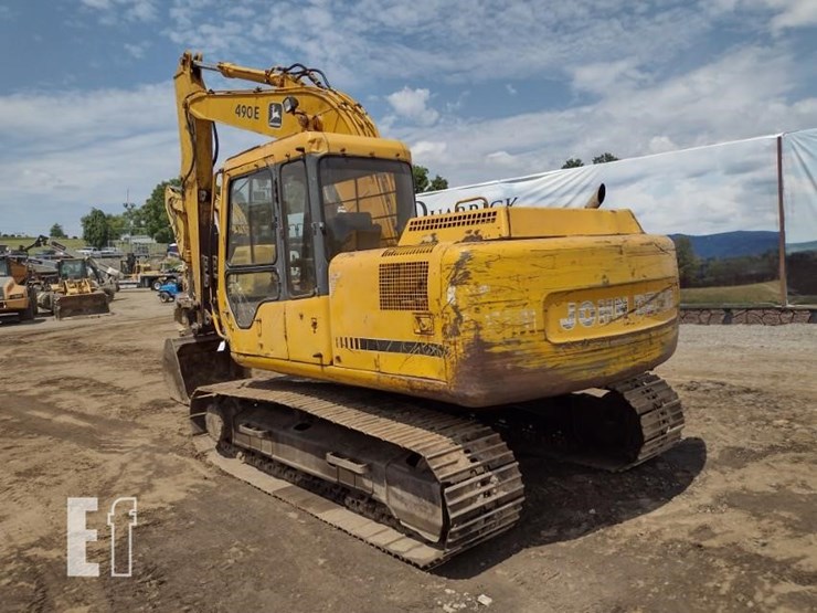 1992-deere-490e-image-47