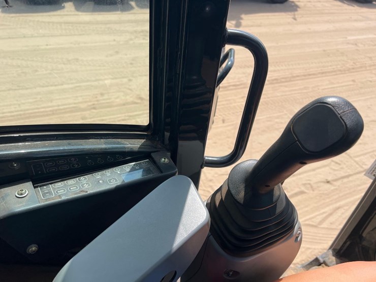 2021-deere-60g-image-38