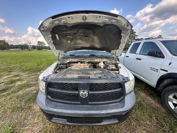 2015-dodge-1500-image-41