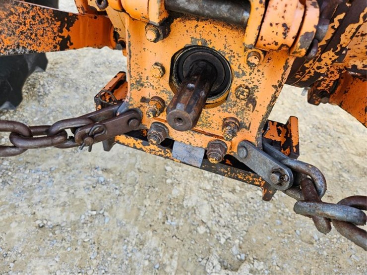 massey-ferguson-383-image-15