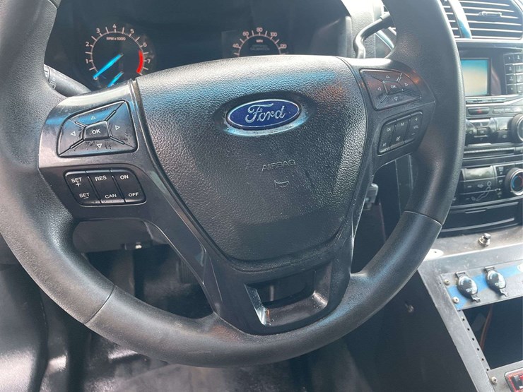 2018-ford-explorer-image-19