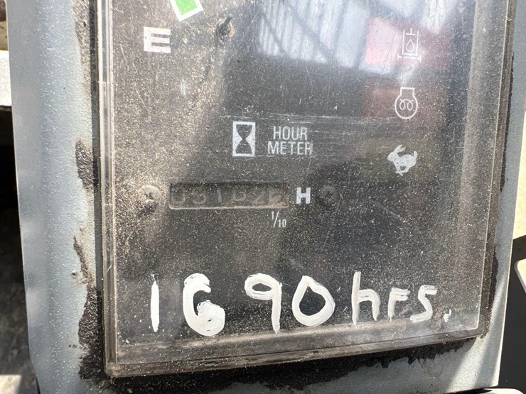 2008-takeuchi-tl120-image-30