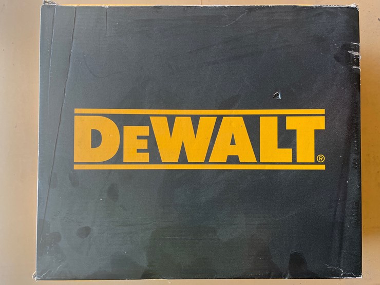 #2036-•-dewalt-size-11-steel-toe-work-boots-appears-unused-image-1
