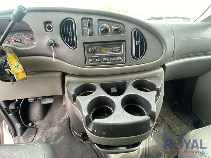 2006-ford-e350-image-18