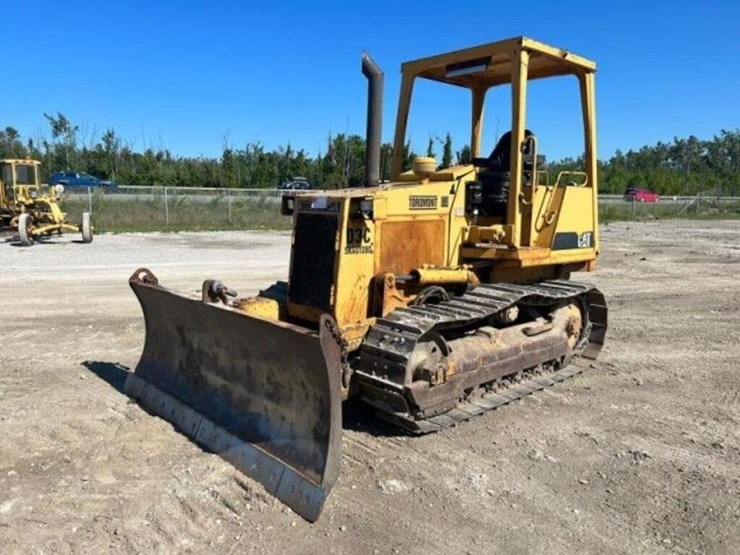 1990-caterpillar-d3c-image-1
