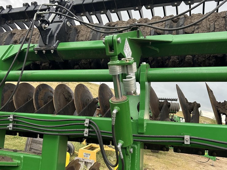 2021-john-deere-2680h-image-28