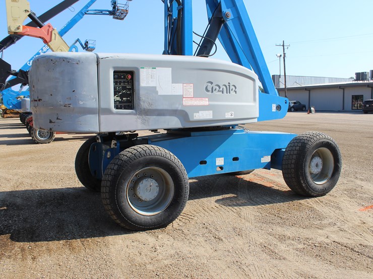 2012-genie-s85-image-2