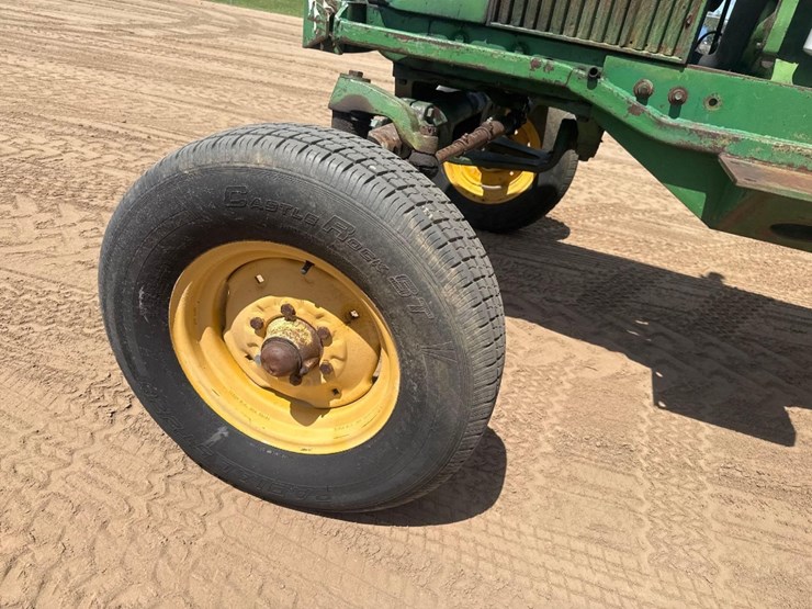 john-deere-3020-image-9