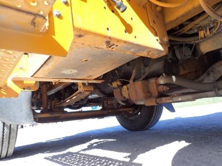2005-ford-f750-xlt-image-72