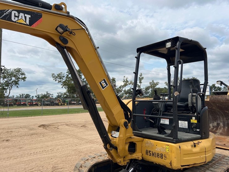 2016-caterpillar-305e2-cr-image-23