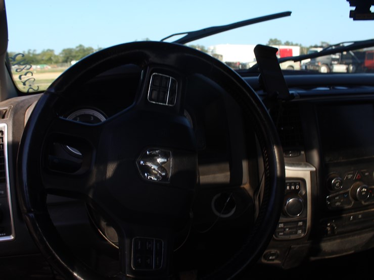 2015-dodge-ram-1500-image-9
