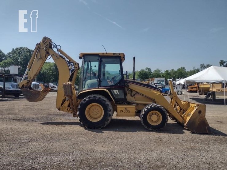 2004-caterpillar-420d-image-3