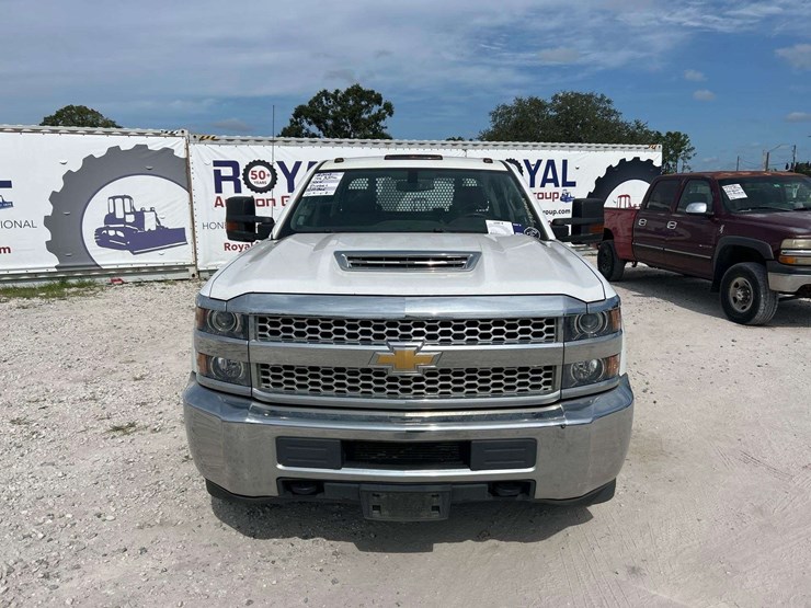 2019-chevrolet-silverado-3500hd-image-23