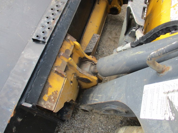 deere-318g-image-21
