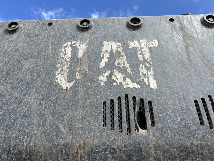 2016-caterpillar-545d-image-9