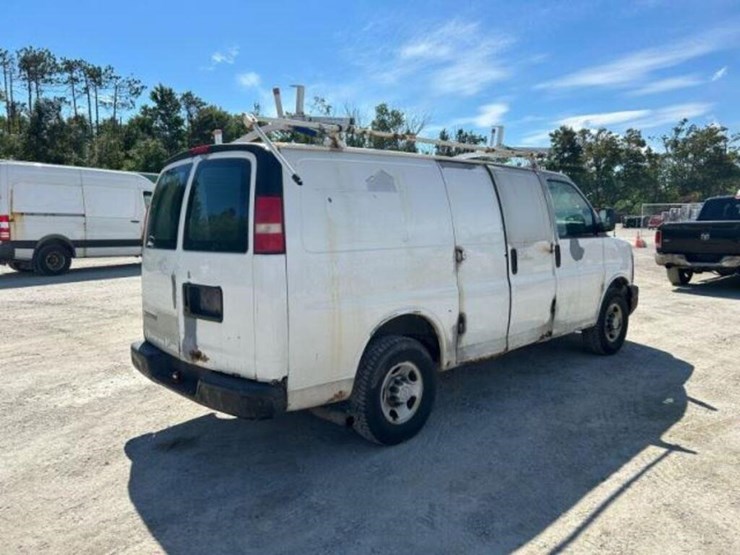2007-chevrolet-express-2500-image-4