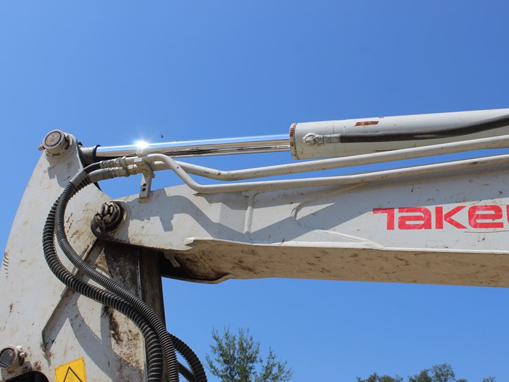 2018-takeuchi-tb260-image-7