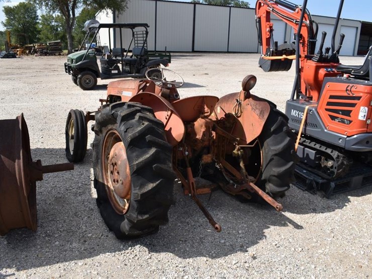 long-bmc-tractor-(parts)-(not-running)-(serial-#-25p-1-300565-4401)-(nk)-image-5