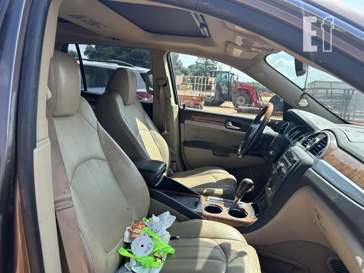 2011-buick-enclave-image-13