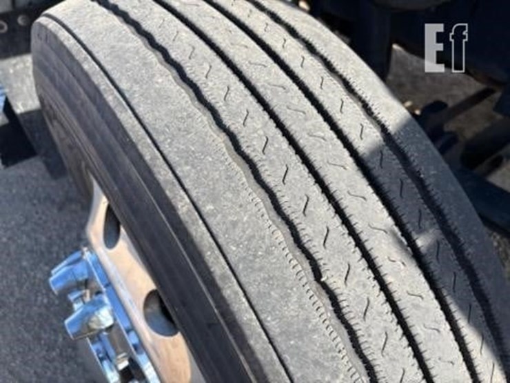 2016-kenworth-t880-image-16