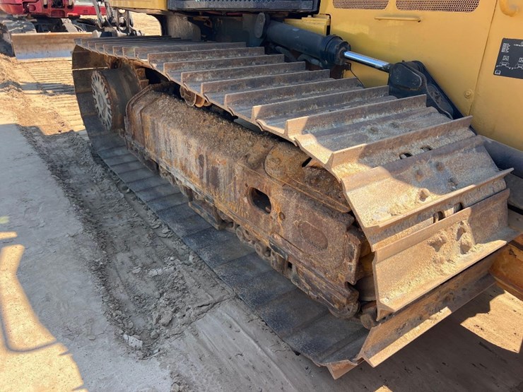 2017-caterpillar-d5k2-lgp-image-21