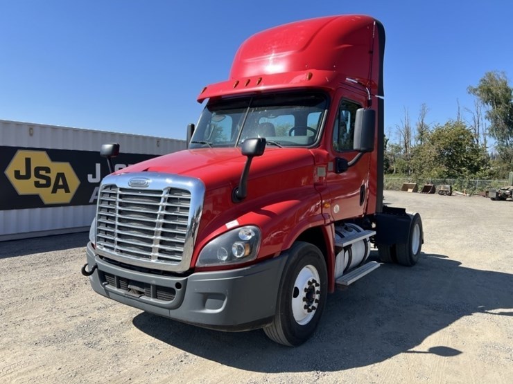 2017-freightliner-cascadia-s/a-truck-tractor-image-1