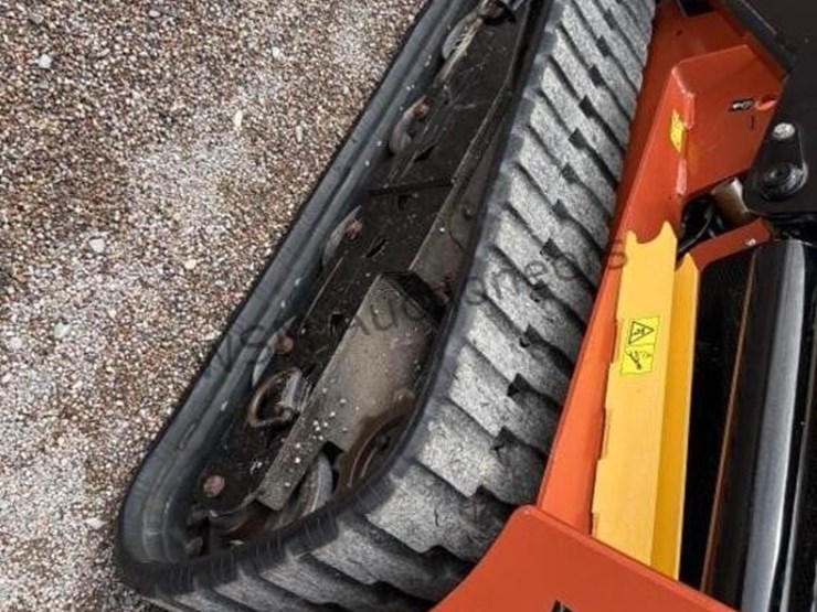 2020-ditch-witch-sk3000-image-8