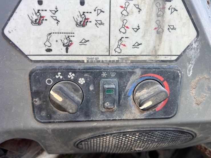 2021-bobcat-t450-image-30