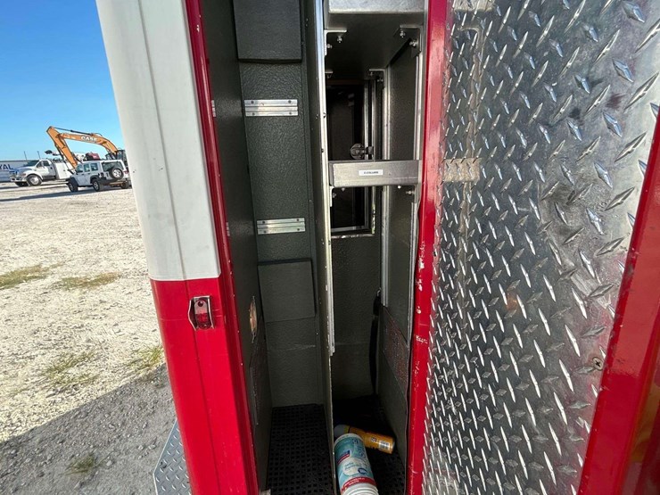 2005-ford-e450-image-25