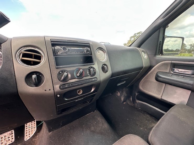 2004-ford-f150-image-41