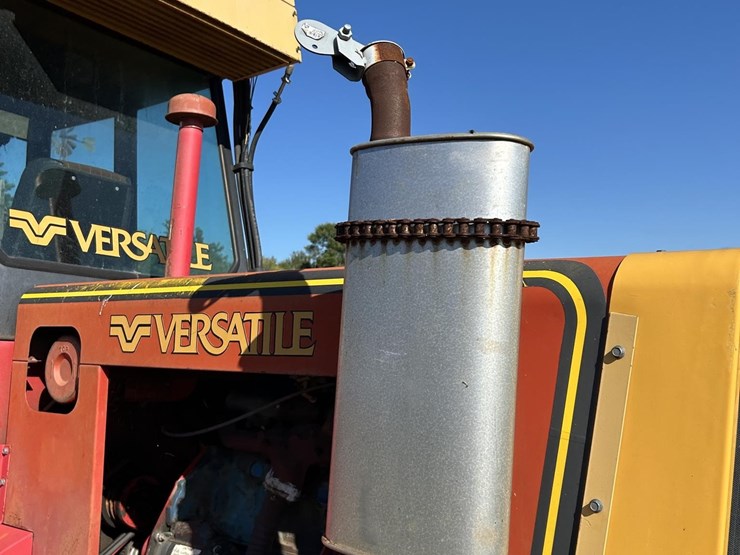 1982-versatile-4400-image-24