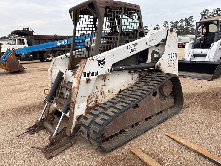 bobcat-t250-image-1