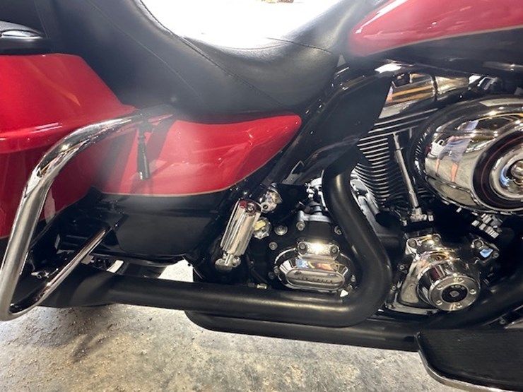 #111-•-2010-harley-ultra-limited-image-36