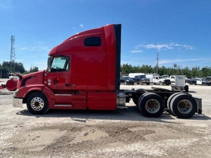 2015-volvo-t/a-hiway-tractor---sleeper-4v4nc9eh5fn-image-6