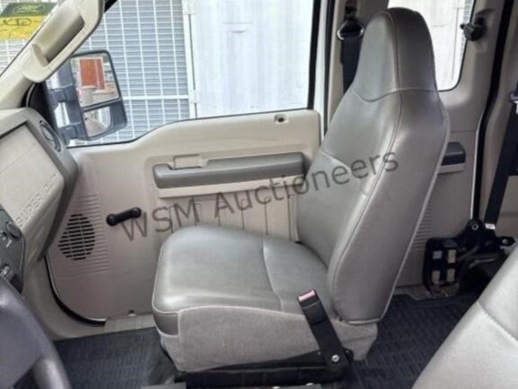 2009-ford-f350-image-23