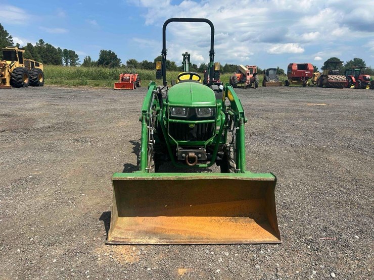 2021-john-deere-2032r-image-7