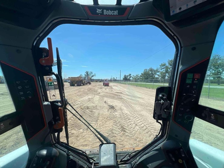2021-bobcat-t66-image-38