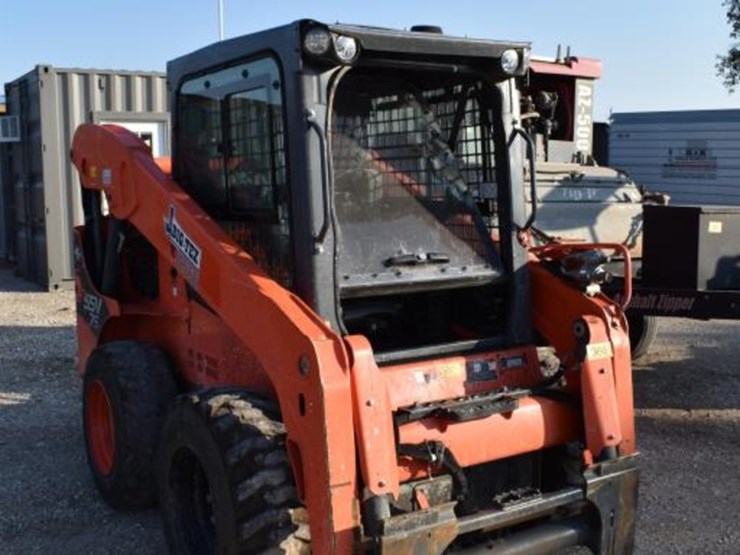 kubota-ssv75-image-2