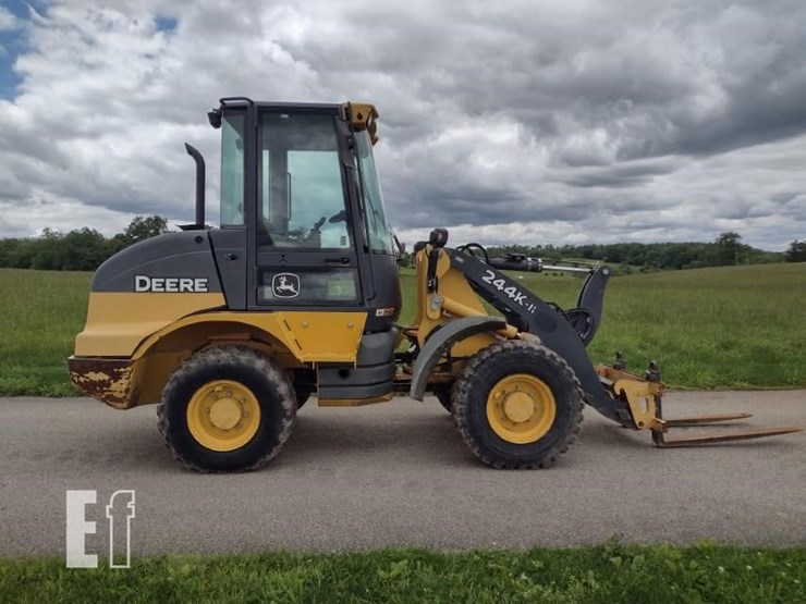 2017-deere-244kii-image-3