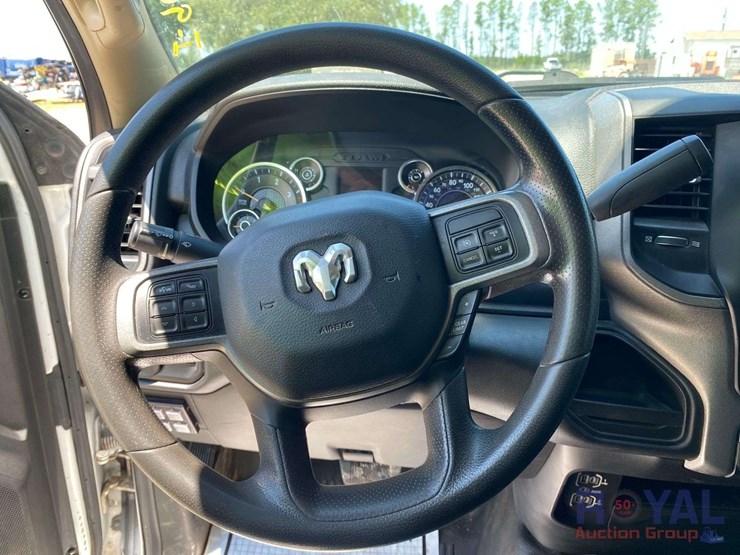2019-dodge-ram-5500-image-32