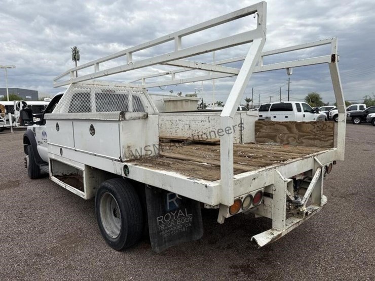 2010-ford-f550-image-6