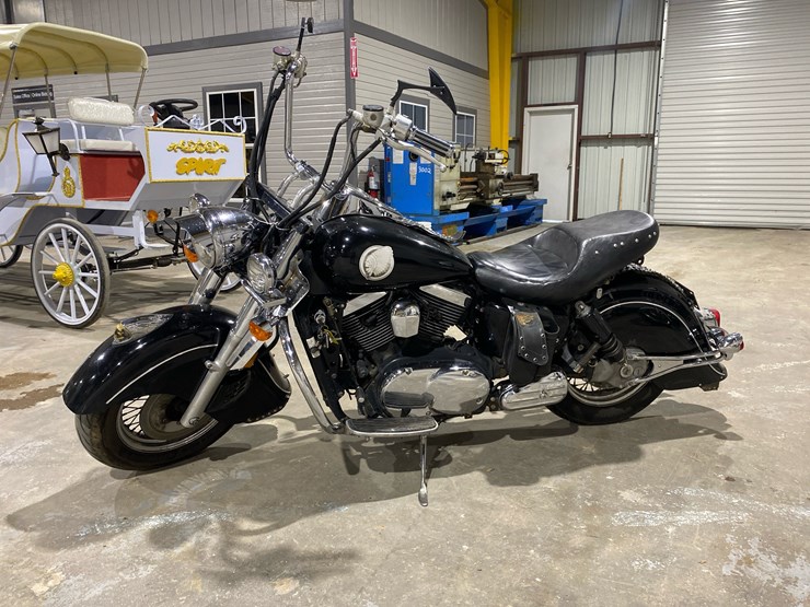 #118-•-2001-kawasaki-vn1500-motorcycle-image-1